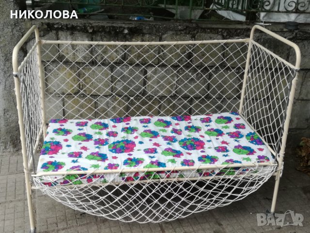 Детско легло-кошара с матрак, снимка 2 - Бебешки легла и матраци - 29779080