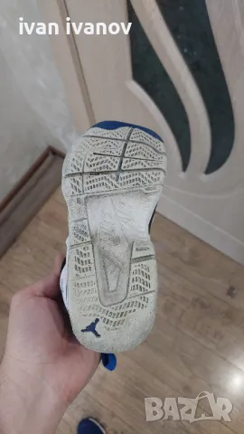 Air Jordan Nike  35.5 номер / Еър джордьн найк, снимка 4 - Детски маратонки - 49654769