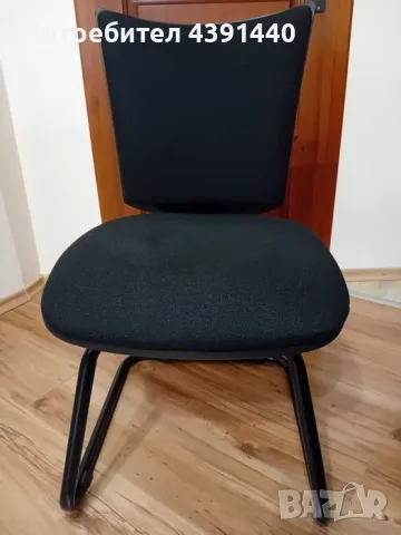 Офис стол в черен цвят , снимка 1