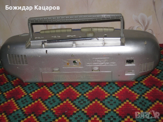 Стар касетофон. Цена 28 лева. Пращам по Еконт., снимка 4 - Радиокасетофони, транзистори - 51834798