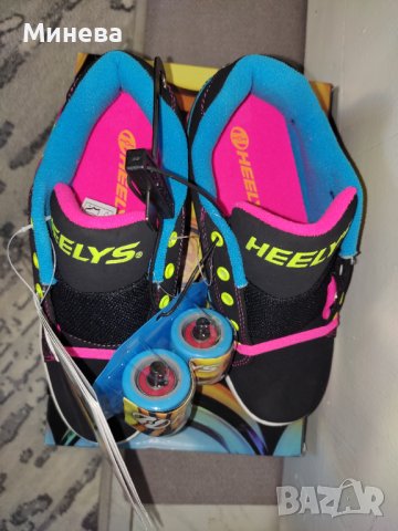 Обувки маратонки с колелца HEELYS , снимка 2 - Детски маратонки - 42559179