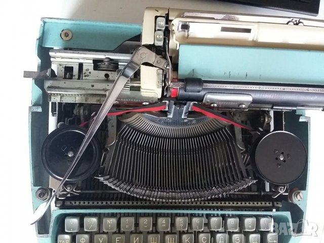 Пишеща машина CONSUL, снимка 11 - Антикварни и старинни предмети - 33798657