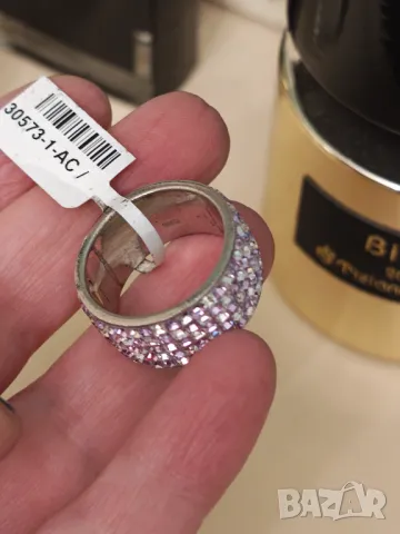 Сваровски оригинален пръстен.Нов, снимка 6 - Пръстени - 47793169