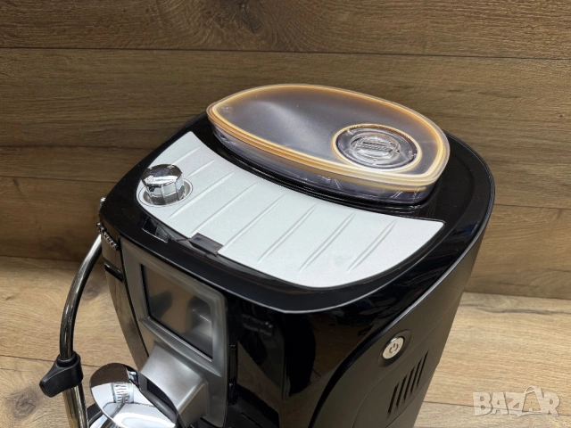 Продавам кафемашина Saeco Black Touch Plus Type:SUP032AR, снимка 4 - Кафемашини - 54097853