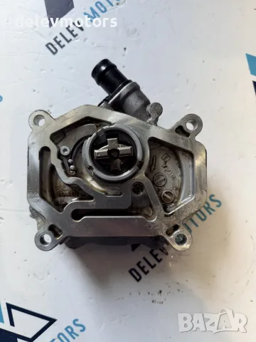 A2701800901 вакуум помпа от Mercedes GLA 180 X156