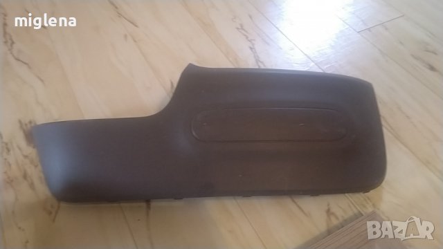 продавам десен лед капачка за резервоар държач на калник,огледало от ситроен C4 кактус-2020, снимка 2 - Части - 39441968