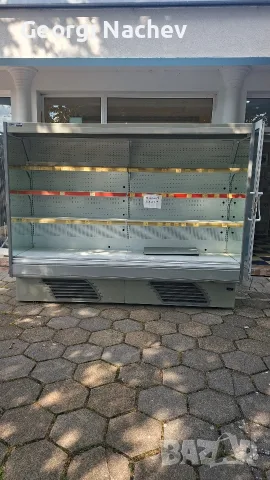 Продава хладилна витрина