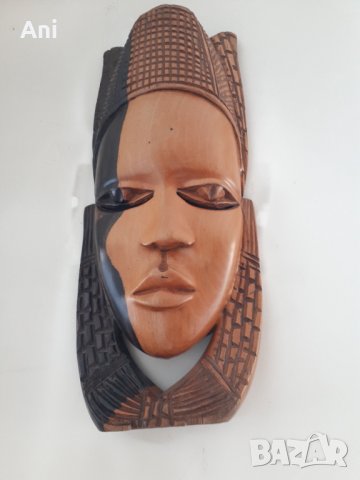 Продавам дървена африканска маска