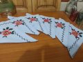 Текстилни салфетки за маса ръчно бродирани , снимка 1