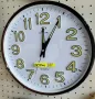 Стенен фосфористиращ часовник , снимка 1