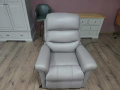 Сив кожен фотьойл за възрастни хора с ел. релакс механизъм La-z-boy, снимка 7