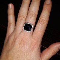 Продавам дамски сребърен пръстен. , снимка 1 - Пръстени - 30399902