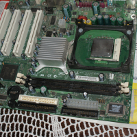 Дънна платка INTEL и процесор PENTIUM 4, снимка 1 - Дънни платки - 44668046
