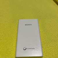 Външна батерия Сони бяла, снимка 2 - Sony - 36487991