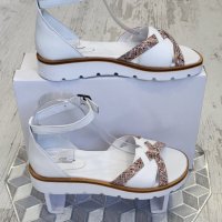 Дамски сандали от естествена кожа със затворена пета в бял цвят, снимка 1 - Сандали - 37156246
