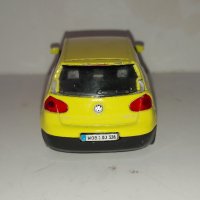 Welly - VW Volkswagen GOLF V (Yellow) 1:34-1:39, снимка 3 - Колекции - 42532022