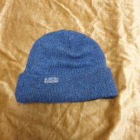  Оригинална зимна  шапка на Burton, снимка 2 - Шапки - 39595680