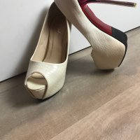 Обувки, снимка 4 - Дамски обувки на ток - 36585658