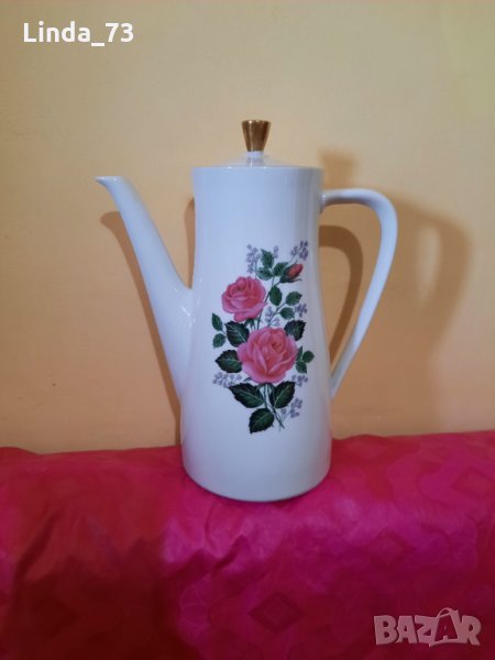Чайник с красиви рози-порцелан-"Bavaria"-1.500мл. Маркирана за произход.  , снимка 1