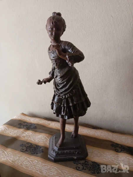 Стара статуетка, снимка 1