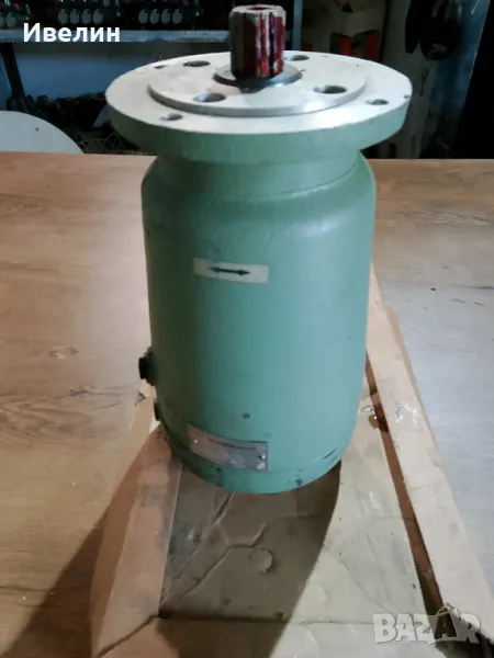 Бутален хидро мотор, снимка 1