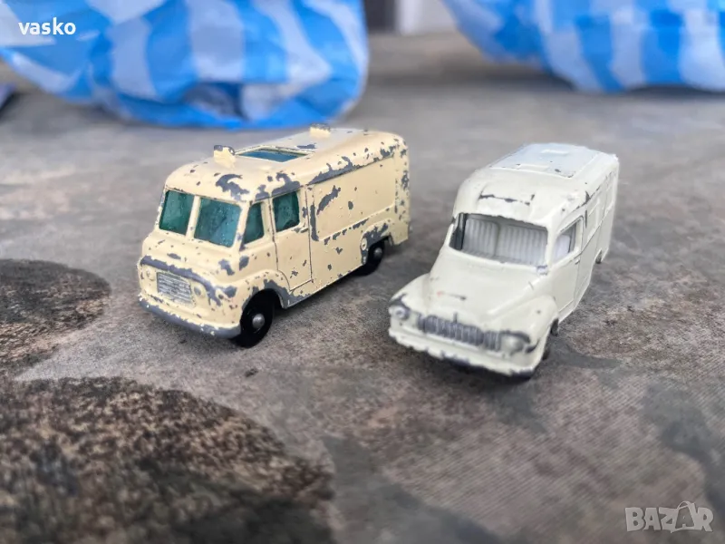 Английски Мачбокс-тесните гуми, снимка 1