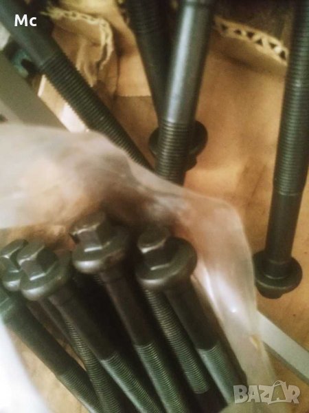 Болтове за глава Лада Нива нови, снимка 1