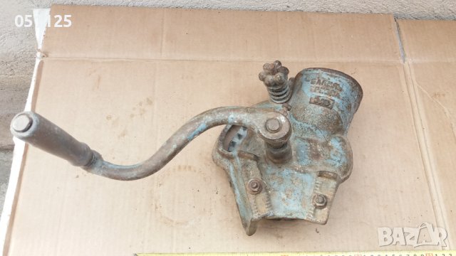 отлична машинка за мелене на царевица, кукуруз , снимка 4 - Антикварни и старинни предмети - 38686977