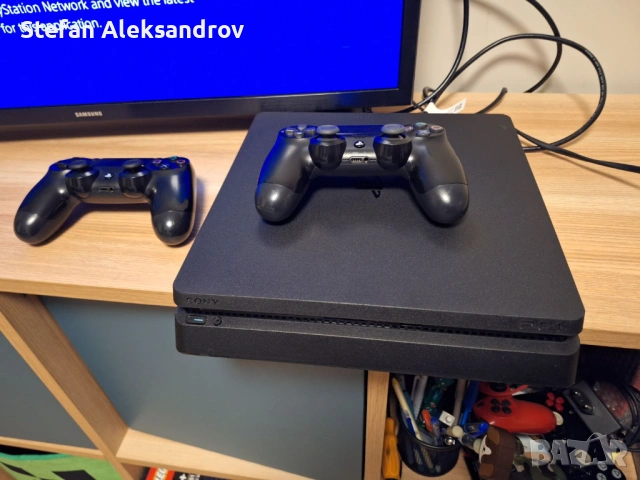 Playstation 4 slim + два оригинални контролера, снимка 2 - PlayStation конзоли - 53156160