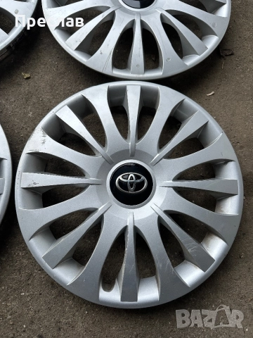 4 броя оригинални тасове за Toyota Yaris 15, снимка 2 - Аксесоари и консумативи - 52665355
