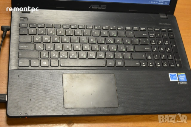 15.6 инчов лаптоп Asus X551C за 20 евро - 4 ГБ ДДР3 / Celeron / 500 GB HDD адаптер, снимка 2 - Лаптопи за дома - 54136681