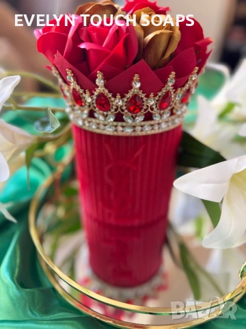 Бекет който тя заслужава пластични рози с метална корона