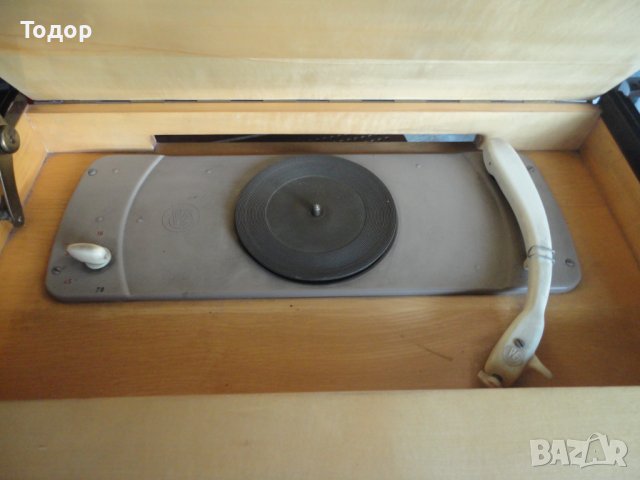 Немско Лампово радио грамофон Емуд, снимка 4 - Колекции - 38981566