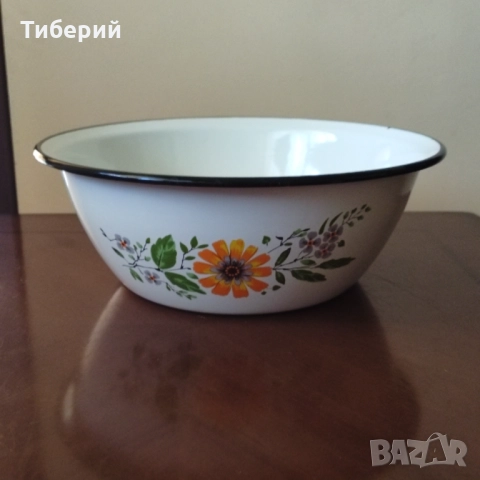 Емайлирана купа, снимка 2 - Кутии за храна - 51957792