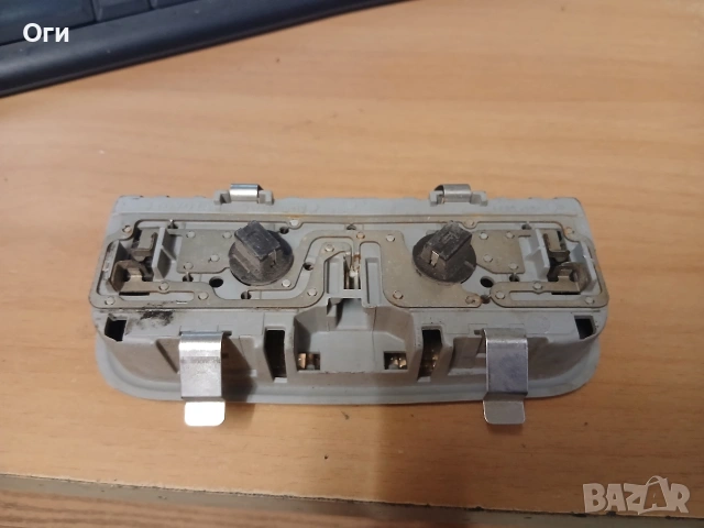 Плафон за Тойота Ярис 99-05г., снимка 2 - Части - 54180814