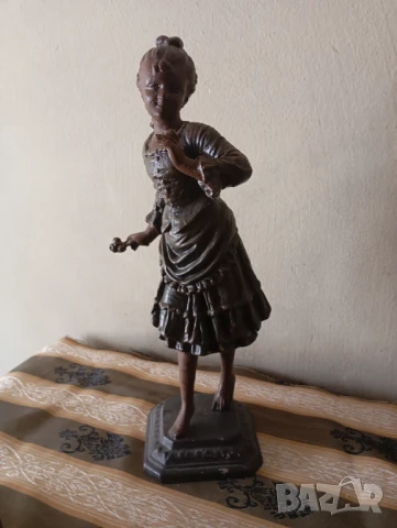 Стара статуетка