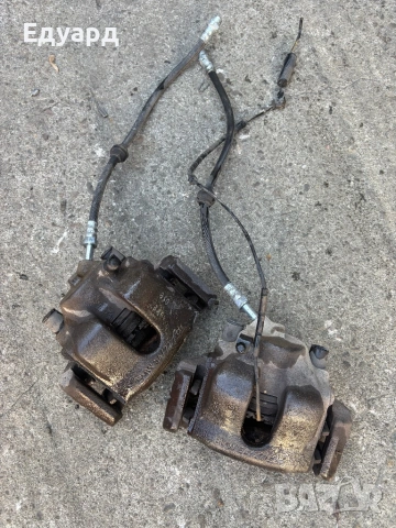 Предни спирачни апарати за BMW E46 с нови маркучи