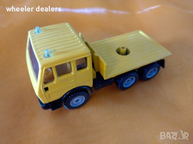 Метална количка Siku - 4210 Mercedes-Benz влекач в мащаб 1:55, снимка 2 - Колекции - 38552184