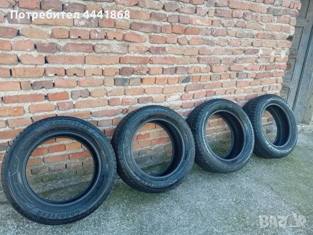Продавам комплект зимни гуми: 235/60/18 Дот: 4424 в много добро състояние 
