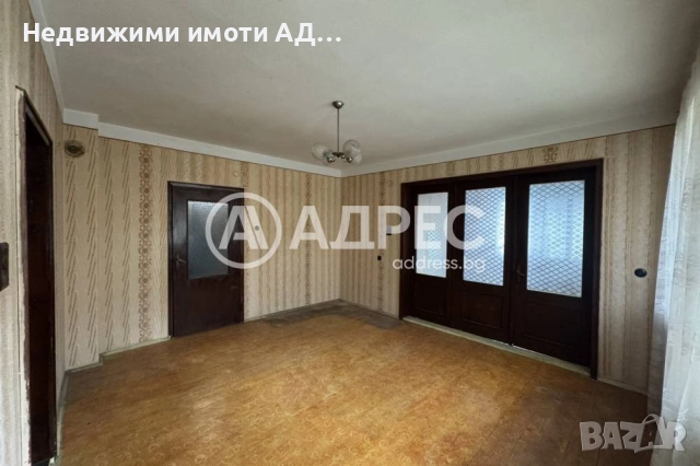 Просторен имот 112 кв.м. на първи етаж в Попово