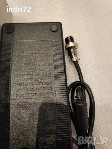 Оригинално зарядно за Zero 10X, 58.8 волта 2 амп, за 52в. батерия, снимка 2 - Други спортове - 35416011