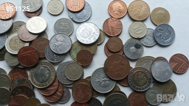 лот от 100 броя чуждестранни монети, снимка 5 - Нумизматика и бонистика - 52922764