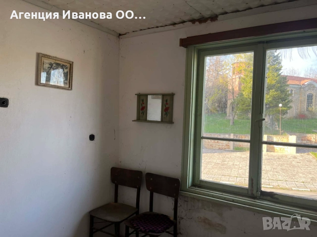 Къща с просторен двор в центъра на село Горица, община Попово, снимка 13 - Къщи - 54189185