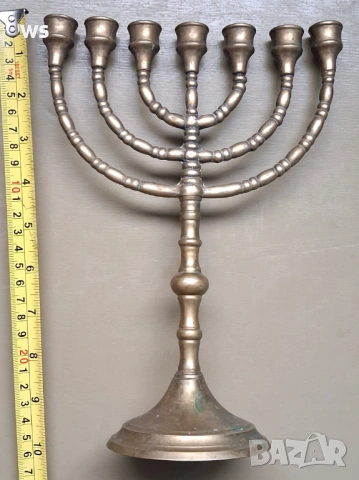 Голям еврейски свещник - Менора