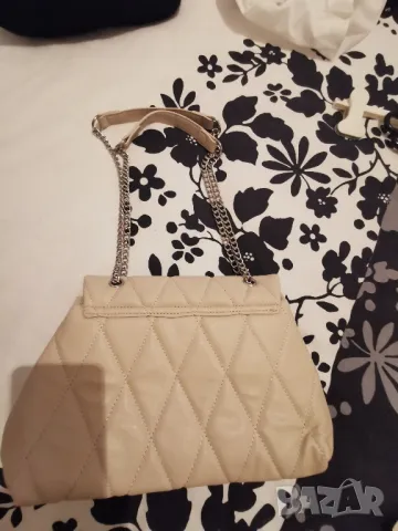 дамскс бежова чанта  нова , снимка 2 - Чанти - 48174624