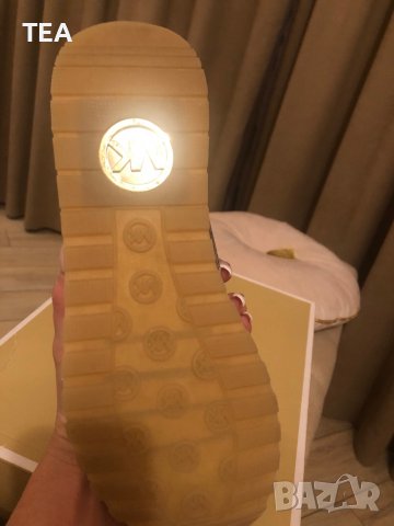 Дамски сникърси MICHAEL KORS, снимка 17 - Маратонки - 39956151