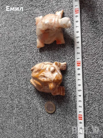 Фигурки от мраморен оникс- жаба и костенурка