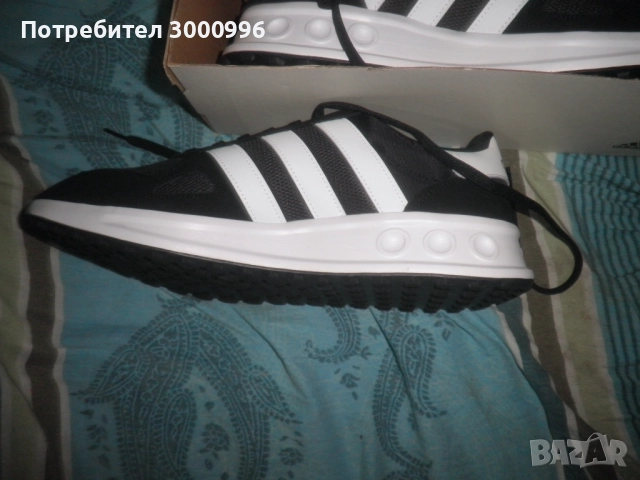 Продавам  маратонки  Ади  Дас  ., снимка 3 - Маратонки - 52880921