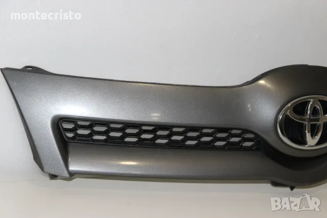 Предна решетка Toyota Corolla Verso (2004-2007г.) предна емблема Тойота Корола Версо 531110F020, снимка 2 - Части - 48988936