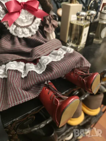 Порцеланова  колекционерска кукла от 80 те год , снимка 7 - Колекции - 47624443